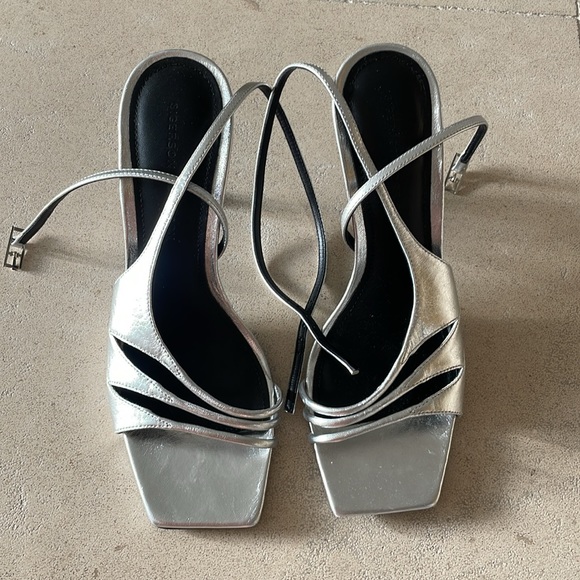 Sigerson Morrison Leather Stiletto - Picture 2 of 8